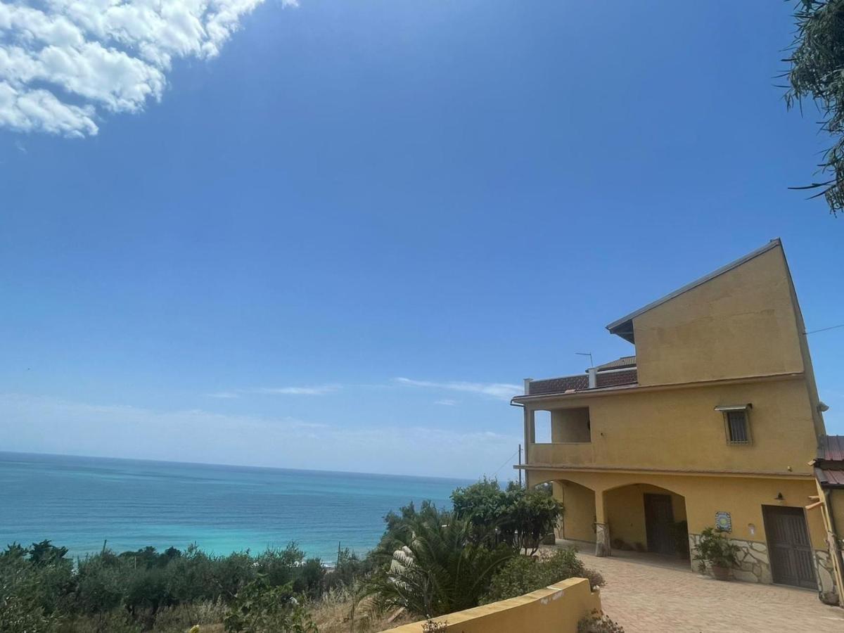 ליקאטה Villa Yellow House מראה חיצוני תמונה