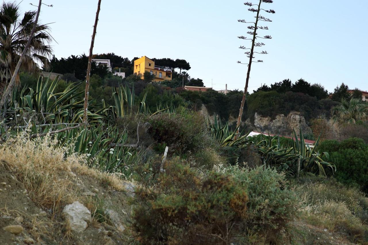 ליקאטה Villa Yellow House מראה חיצוני תמונה