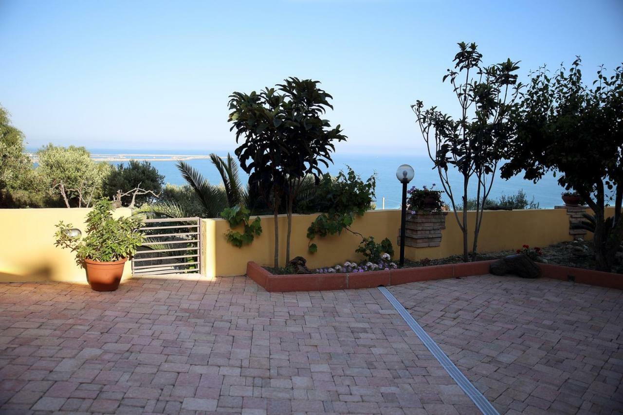ליקאטה Villa Yellow House מראה חיצוני תמונה